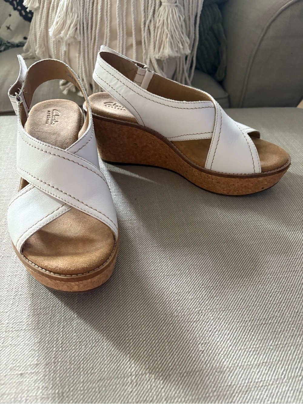 Clarks Artisan Aisley Tulip Leather Sandals Size 9M  White Cork Wedge Slingback